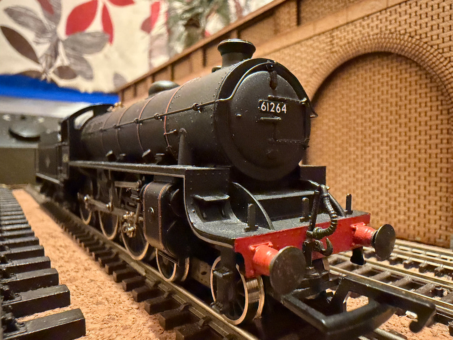 Replica Railways 11014A (OO) Ex LNER ‘Thompson’ B1 No.61264 in British Railways Lined Black 