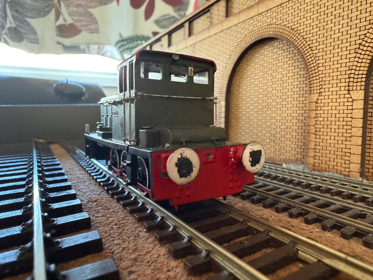 Bachmann / Unknown (OO) Hudswell Clarke / Hunslet Rebuild, 0-6-0 Diesel Mechanical No.46 “King” 