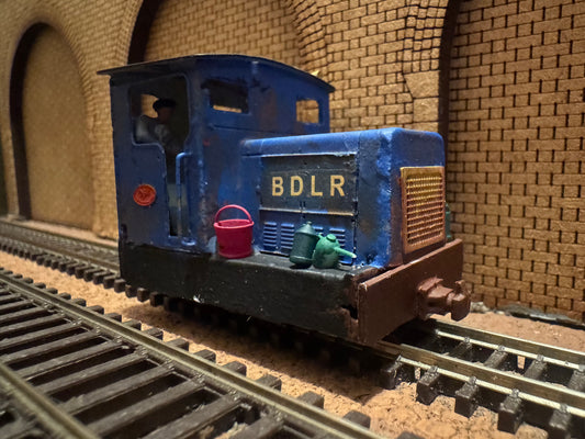 Tomytec / Unknown (OO9) Freelance Narrow Gauge Diesel Shunter 