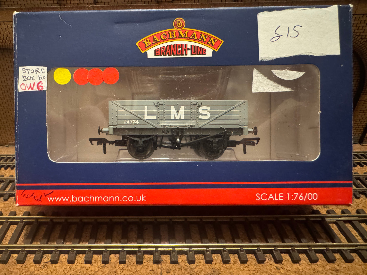Bachmann 37-070 (OO) London Midland Scottish Five Plank Wagon No.24374 in LMS Grey 