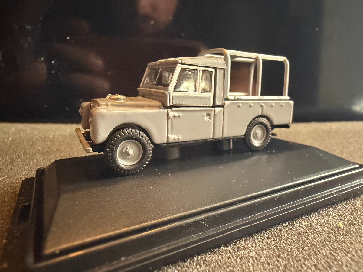 Oxford Diecast 76LAN1109001 (1:76 / OO) Land Rover Series One, Long Wheel-base 