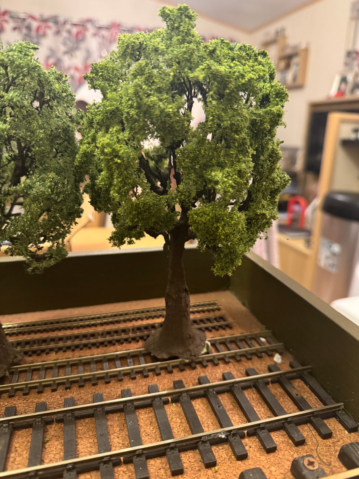 Manufacture Unknown (OO Scale) Large Oak Trees £8 each