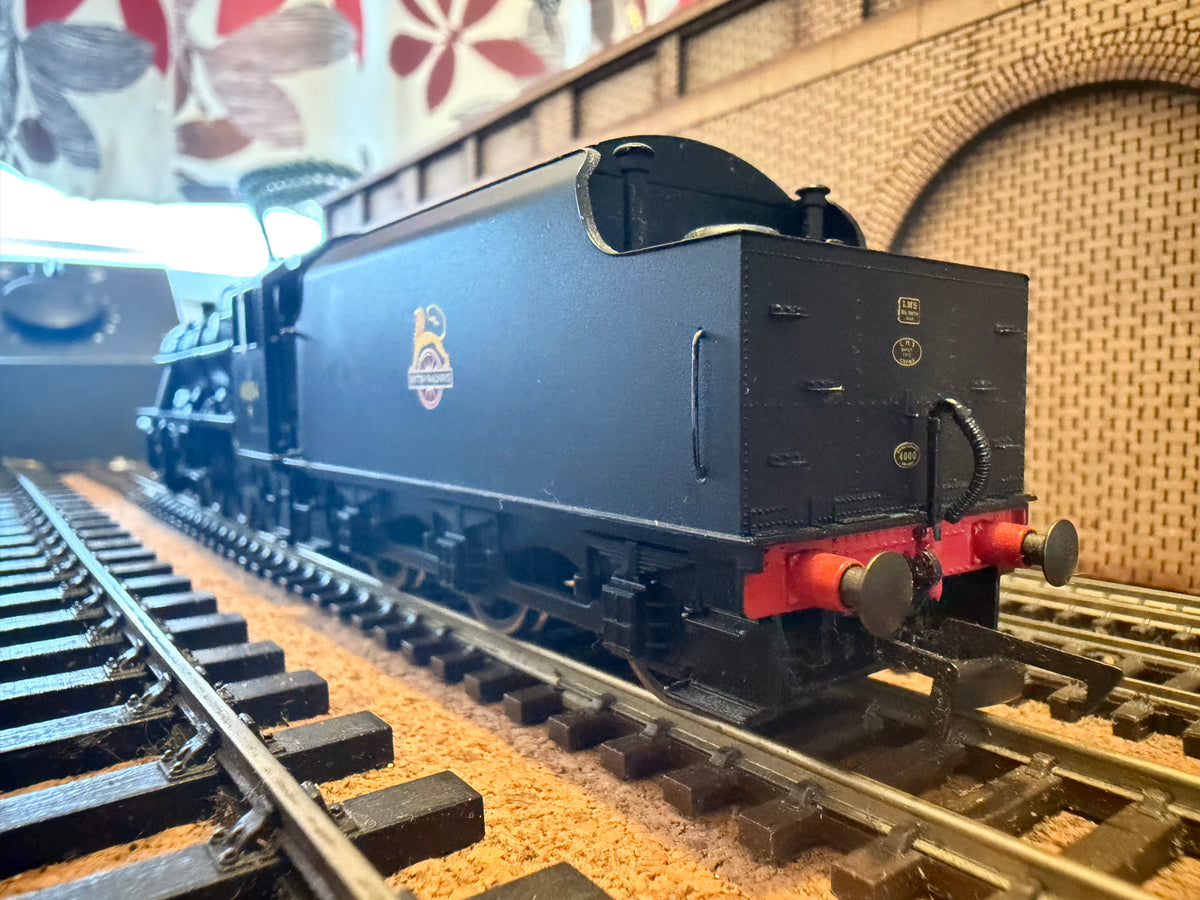 Hornby R2229 (OO) Ex LMS ‘Stanier’ 8F No.48154 in British Railways Unlined Black. (Shed Code 2F, Market Harborough Depot) DCC Ready 