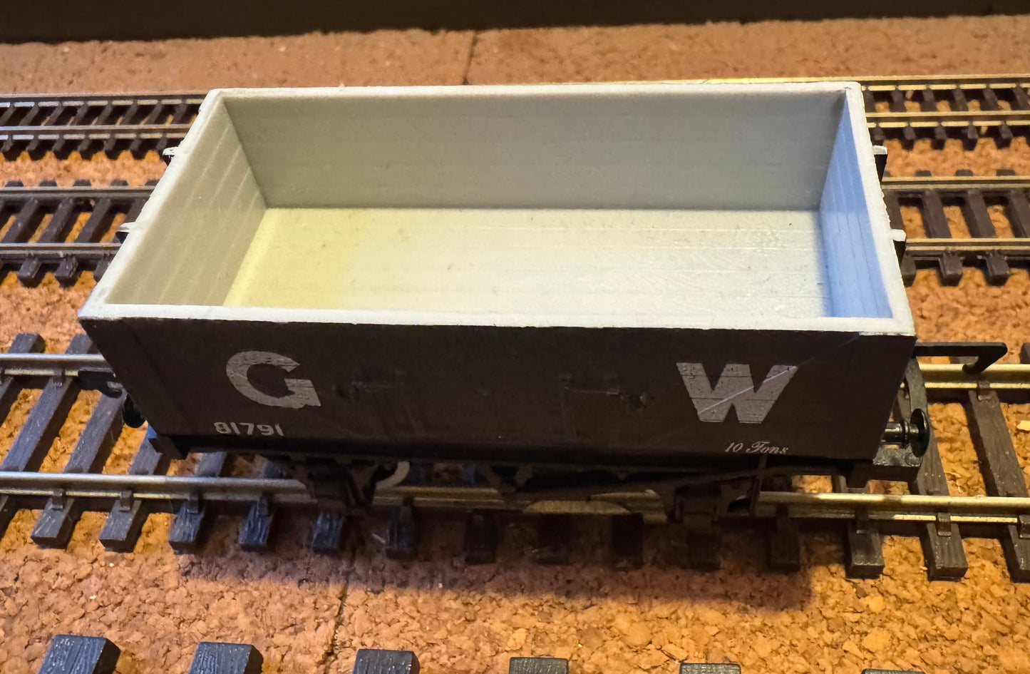 Hornby R6018 (OO) Great Western Railway, 10 Ton Five Plank Open Wagon No.81791 in GWR Ex Works Freight Grey. 