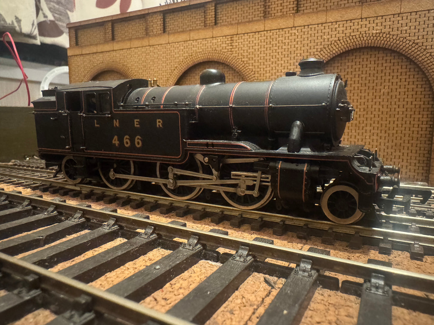 Bachmann 31-603 (OO) London North Eastern Railway V1 No.466 in Pre-war Lined LNER Black