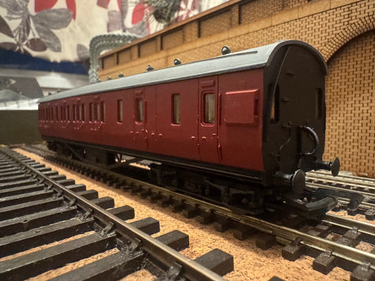 Dapol 4P-010-014 (OO) Ex LMS 57ft Stanier Suburban Non Corridor Brake, M20540 in British Railways Unlined Carmine