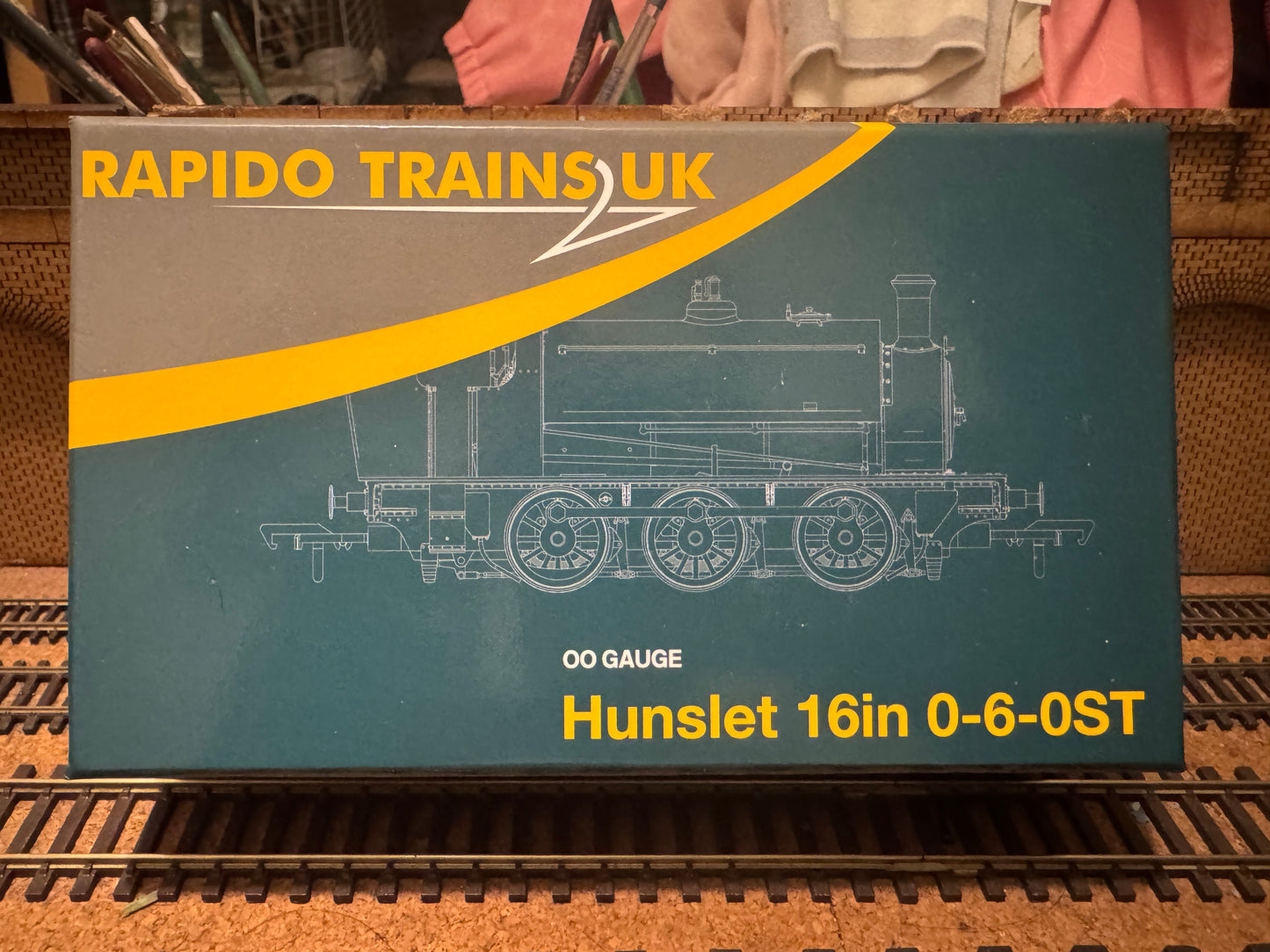 Rapido 903008 (OO) Hunslet 16 Inch No.1982 “Ring haw” in Nassington Quarry Green & Black. DCC Ready. 