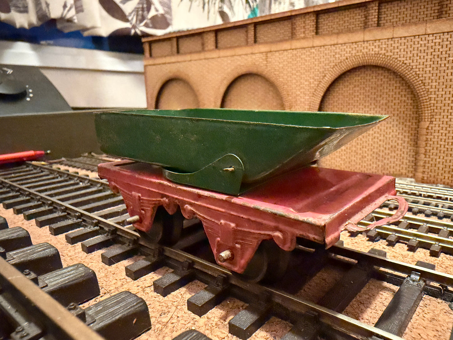 Hornby Tinplate (O) Rotary Tipper Wagon 