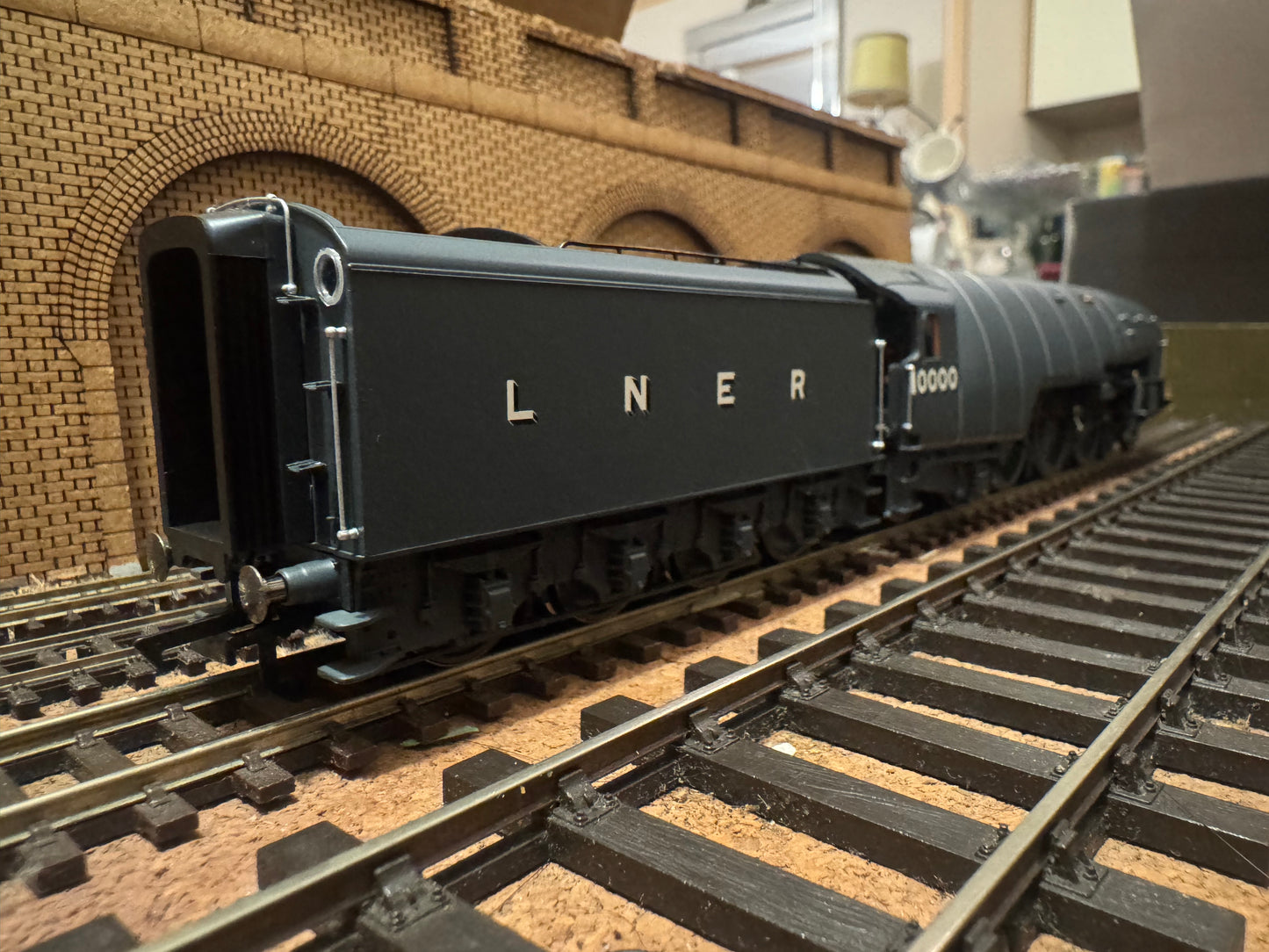Hornby R3840 (OO) London North Eastern Railway W1 No.10000 ‘Hush Hush’ in LNER Experimental Dark Grey. DCC Ready 