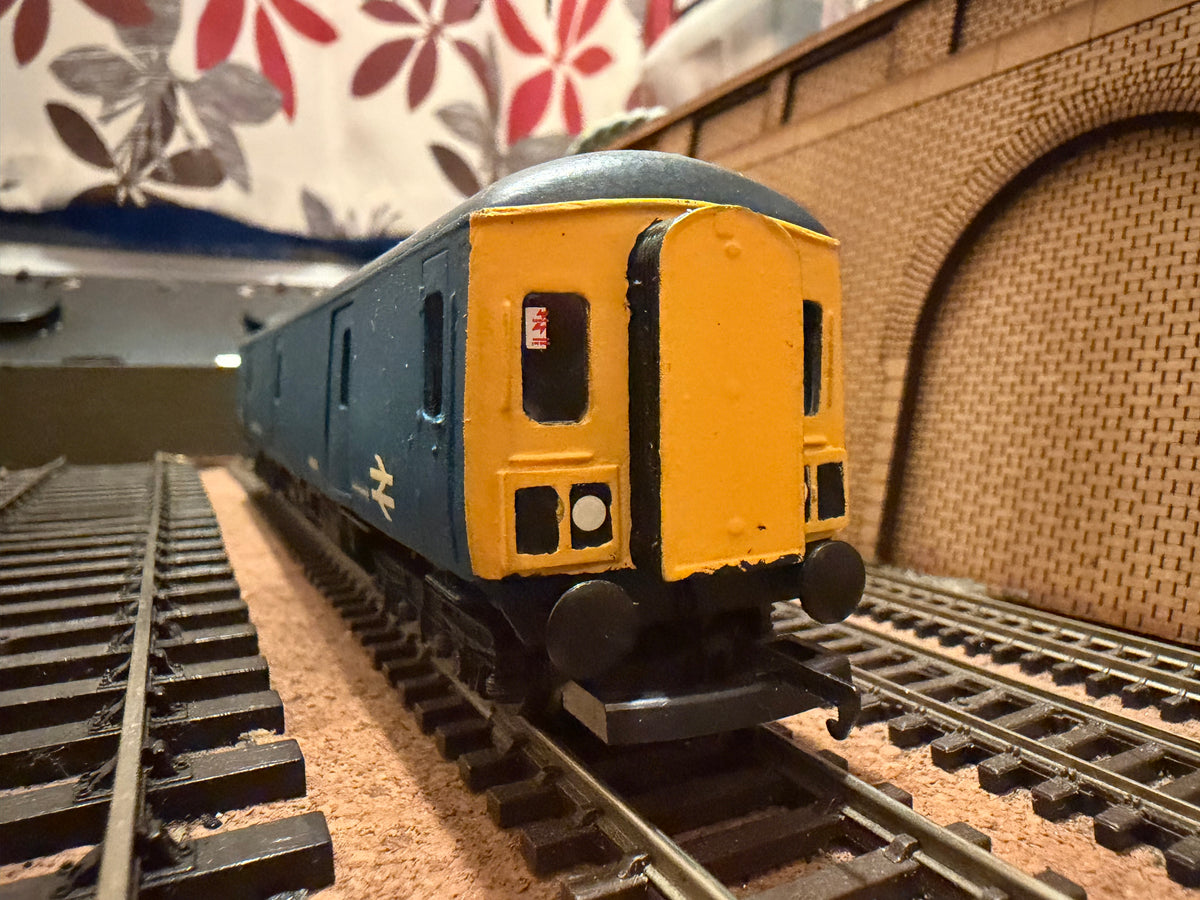 Lima / Unknown L204623 (OO) British Railways, Gloucester Railway Carriage and Wagon Company Parcels Unit [Class 128] No.M55992 in pre TOPS British Rail Blue. Unfinished Project 