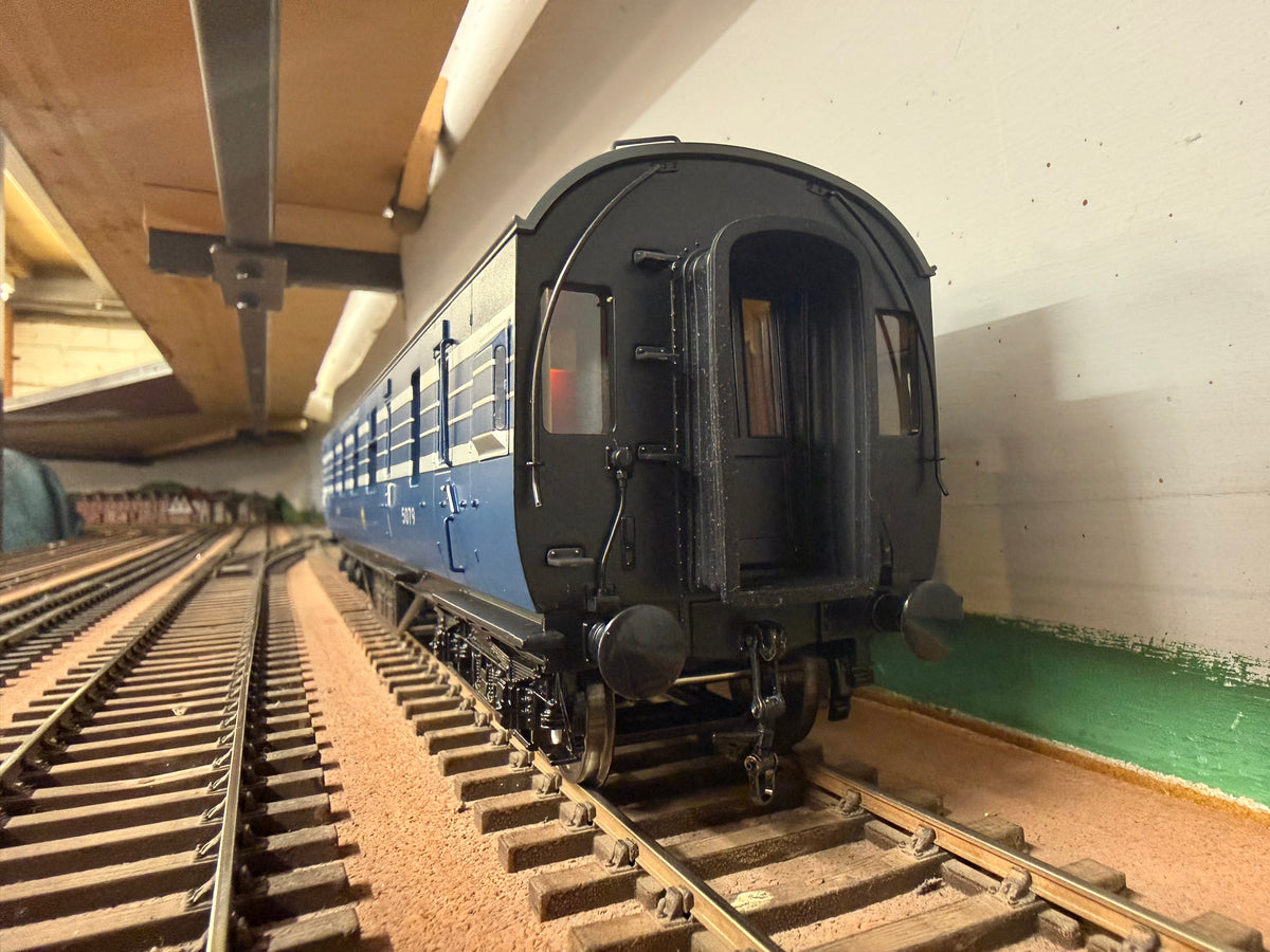 MTH 22-60058 (O Gauge) London Midland & Scottish Railway, ‘Stanier’ Corridor Brake First No.5079 in LMS Coronation Scot Livery 