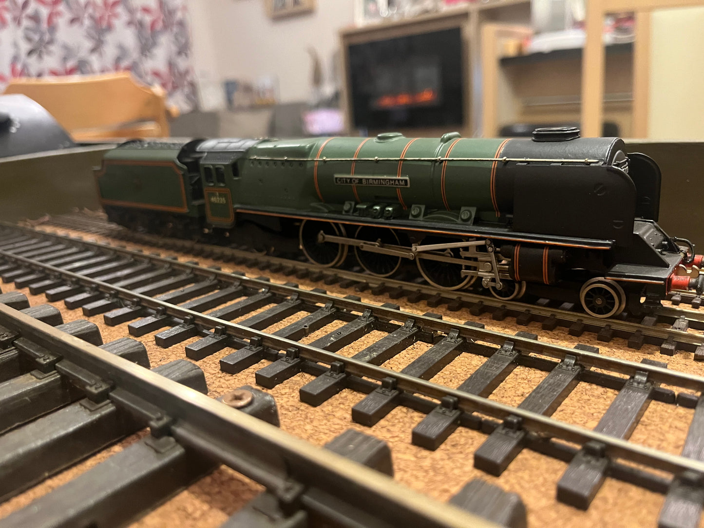 Wrenn (OO) EX LMS 8P ’Duchess’ No.46235 “City of Birmingham” in British Railways Lined Brunswick Green.