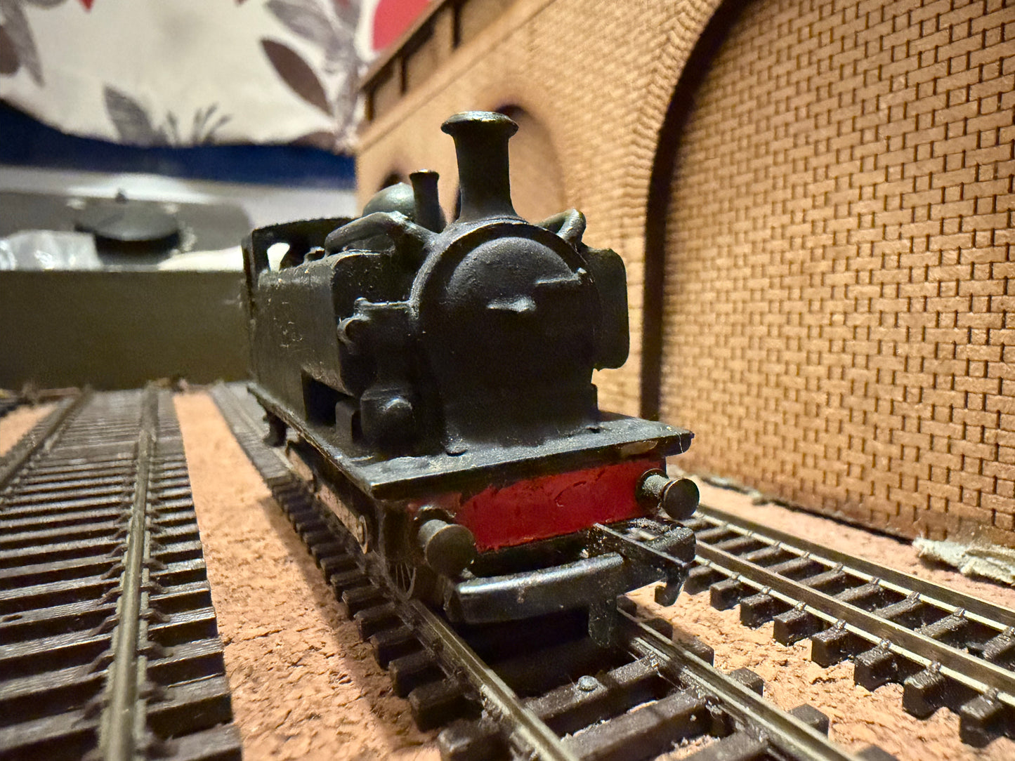 Tri-ang / Unknown (TT) Great Western Railway 97xx Condensing Pannier in undercoat black. 