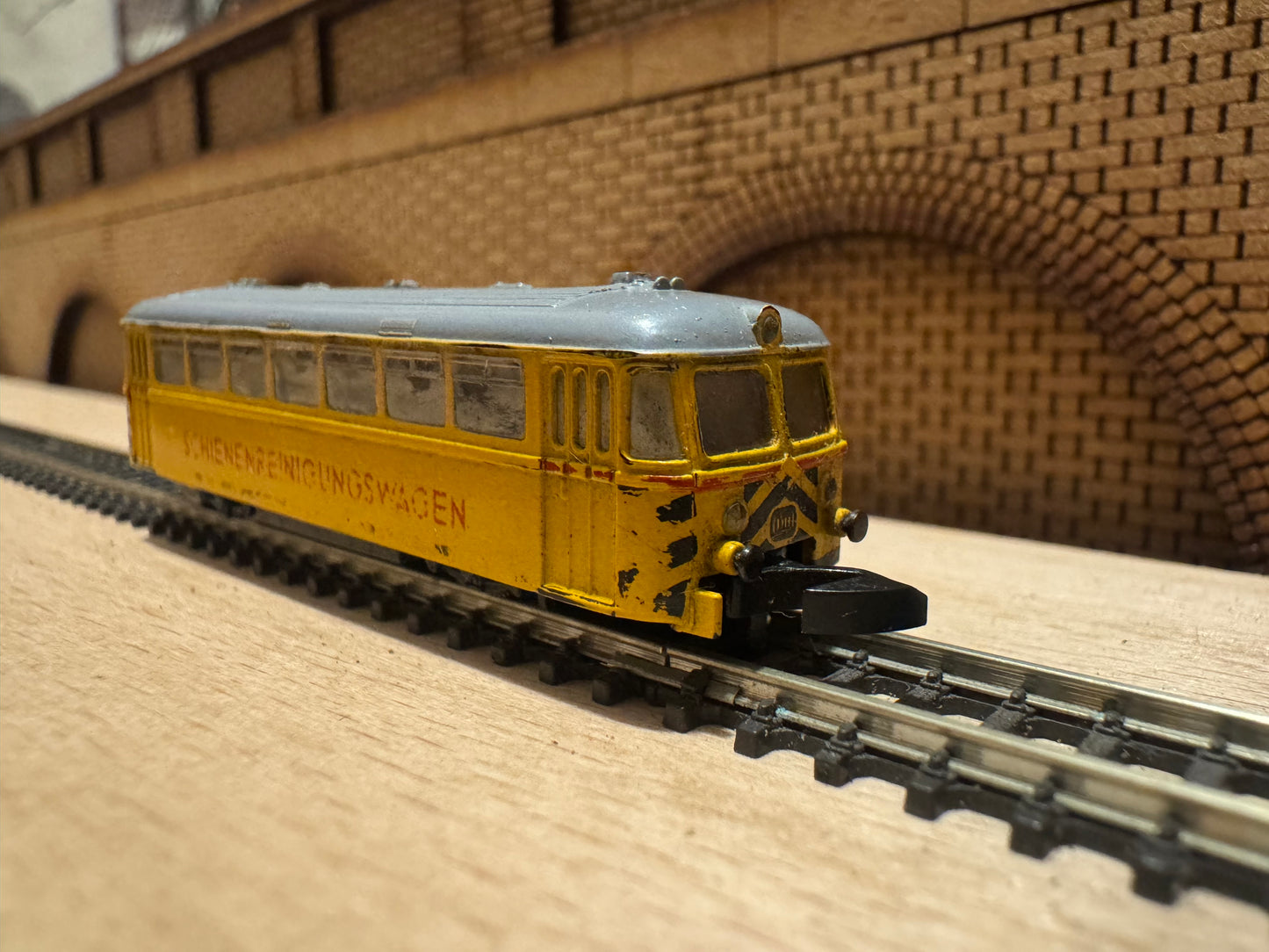 Marklin Mini Club 8802 (Z) Deutscher Bahn W&M 724 Class Diesel Rail Bus, and Track Cleaning Loco In Department Livery 