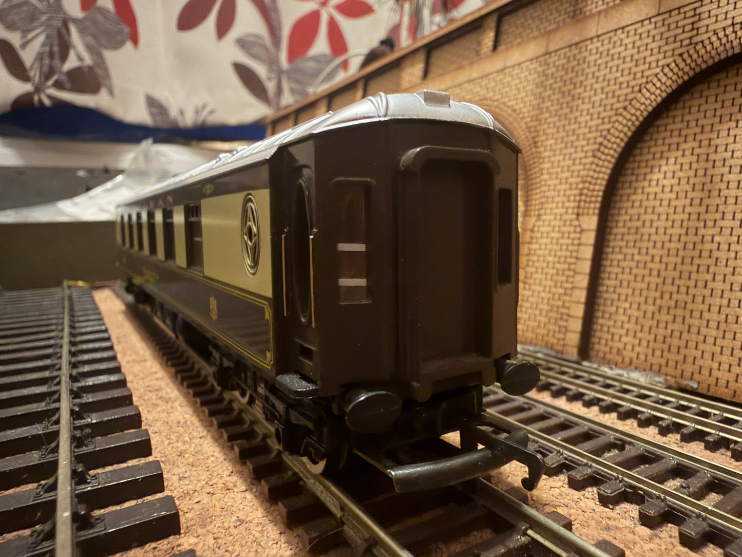Hornby R.233 (OO) Pullman Type K First Class Parlour “Lucille” in Pullman Car Company Livery 
