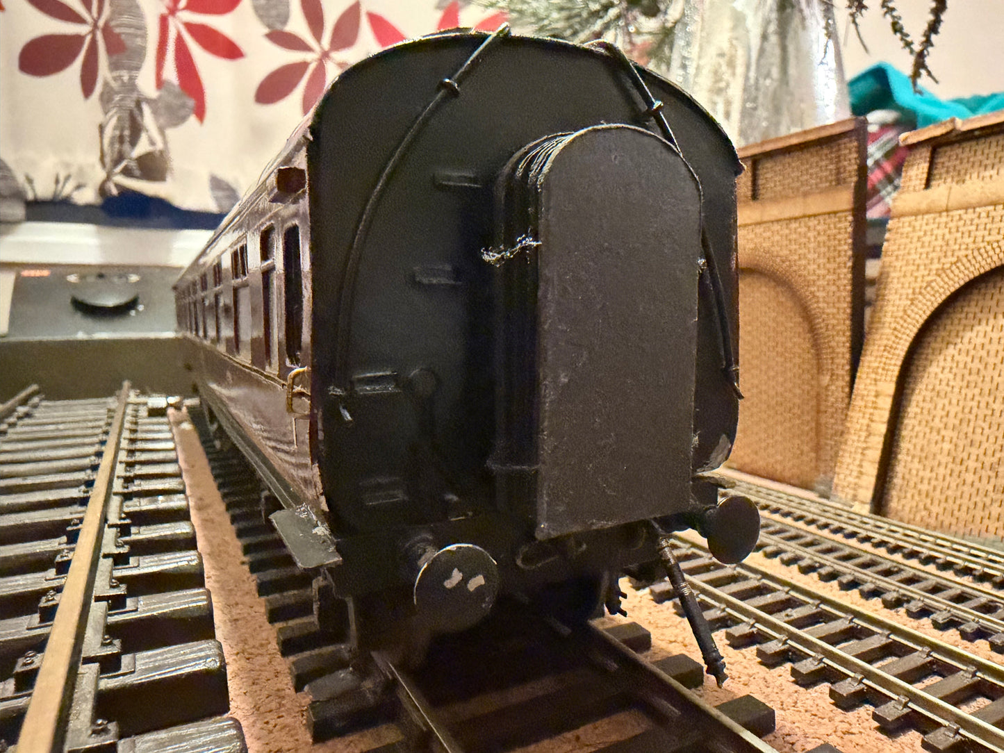 Exley (O) London Midland & Scottish Railway ‘Stanier’ Corridor Composite No.1793 in LMS Crimson 