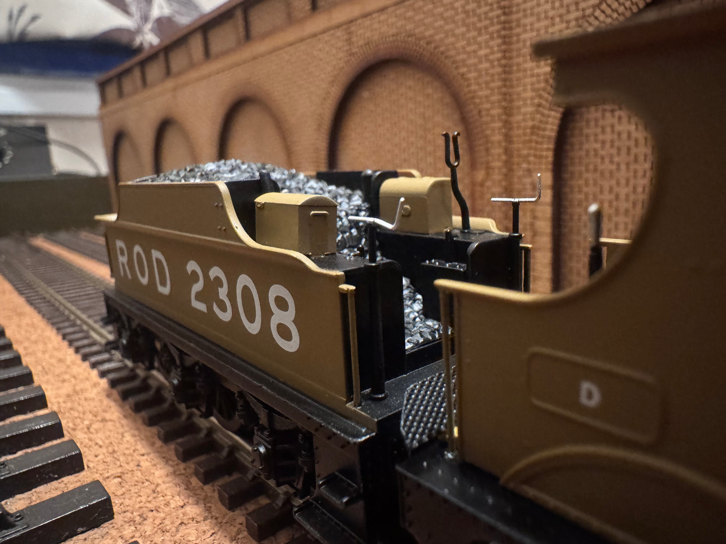 Oxford Rail OR76DG009 (OO) Ex GWR 2301 Class ‘Dean Goods’ No.2308 in WW1 Railway Operating Devision khaki livery. DCC Ready 