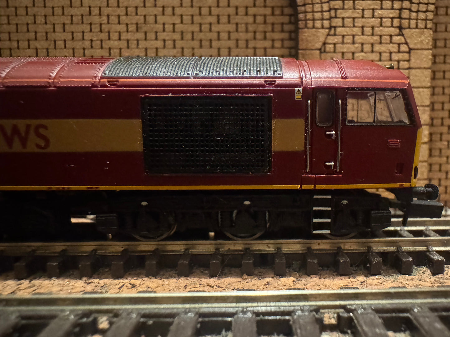 Graham Farish 371-350 (N Gauge) Ex BR Class 60, No.60052 “Glefa Tŵr Tower Colliery” in EWS Livery. 