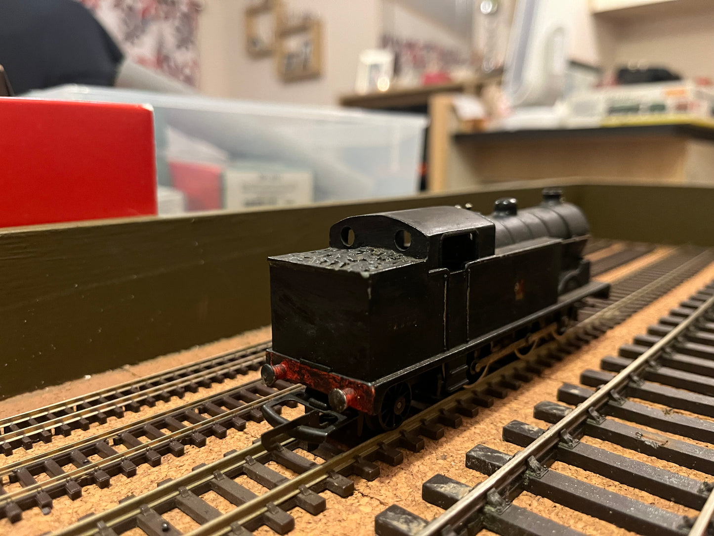 Wrenn, (OO) Ex LNER N2/2 No.69203 in Unlined & Heavily Weathered British Railways Black.