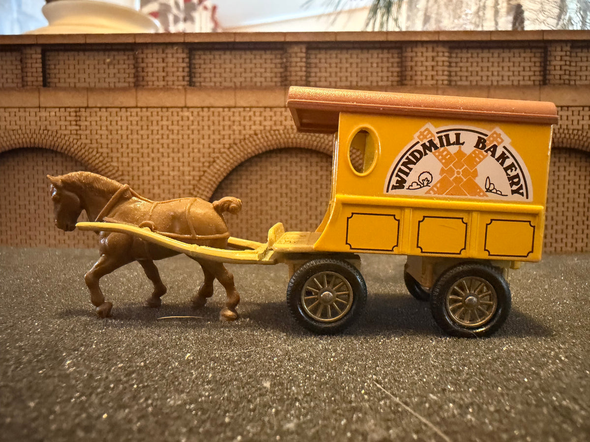 Busch Automodelle 44930 (1:87 / HO) Heuwagen / Horse & Wagon in Windmill Bakery Colours
