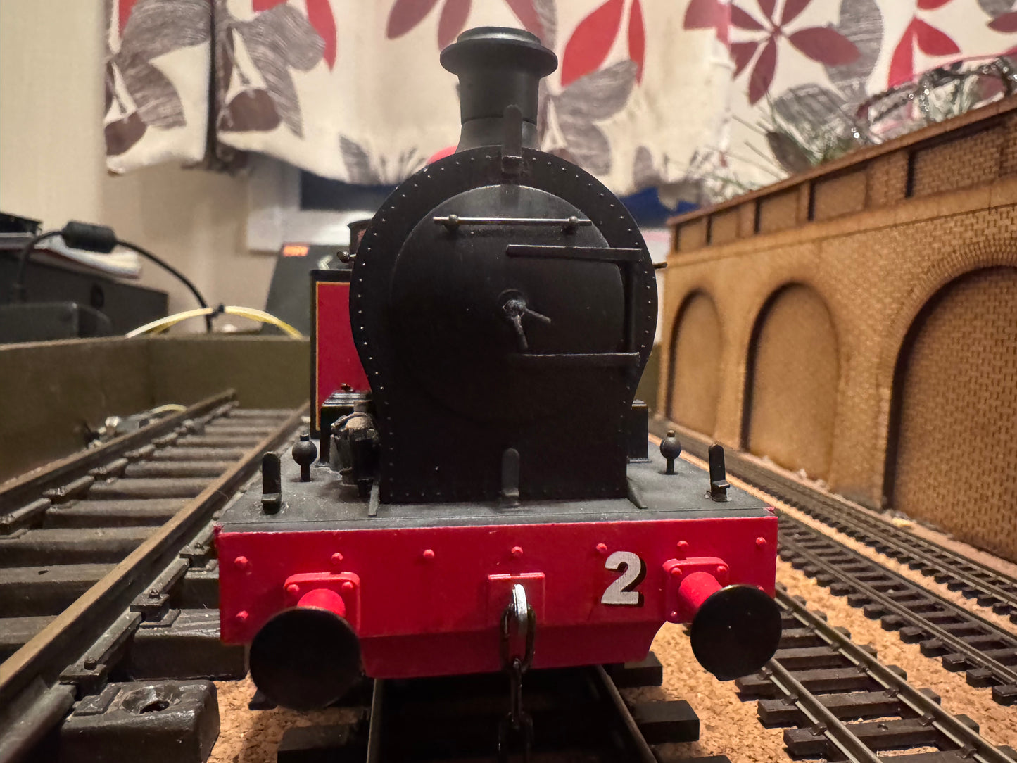 Minerva Model Railways 09531 (O Gauge) Kerr Stuart ‘Victory Class’ No.2 “Regina” in Light Weathered Lined Red with National Coal Board lettering. DCC Fitted 