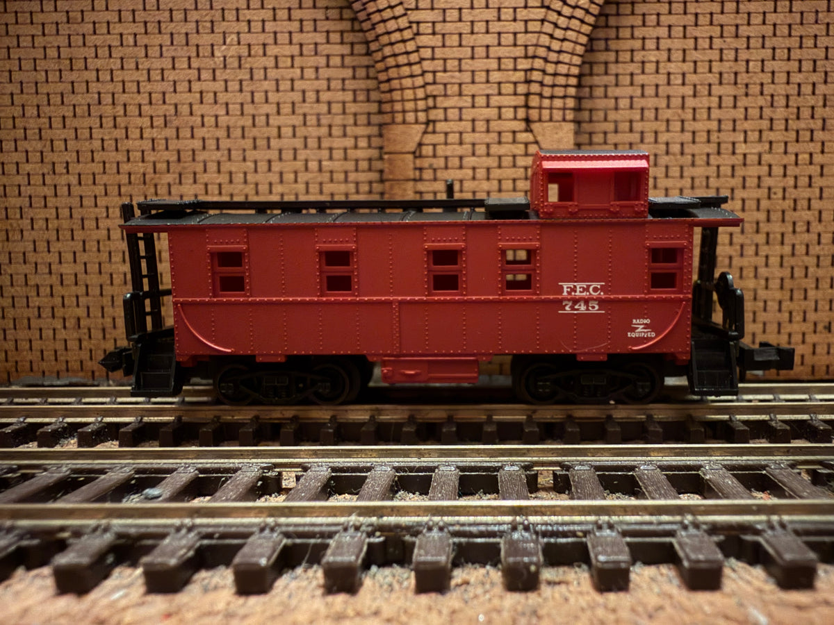 Life-Like Trains 7720 (N Scale) Florida East Coast Railroad Caboose No.745 