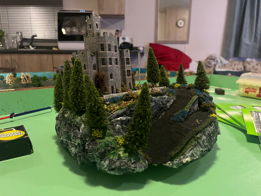 N Gauge, Castle on the hill with Wedding Diorama￼