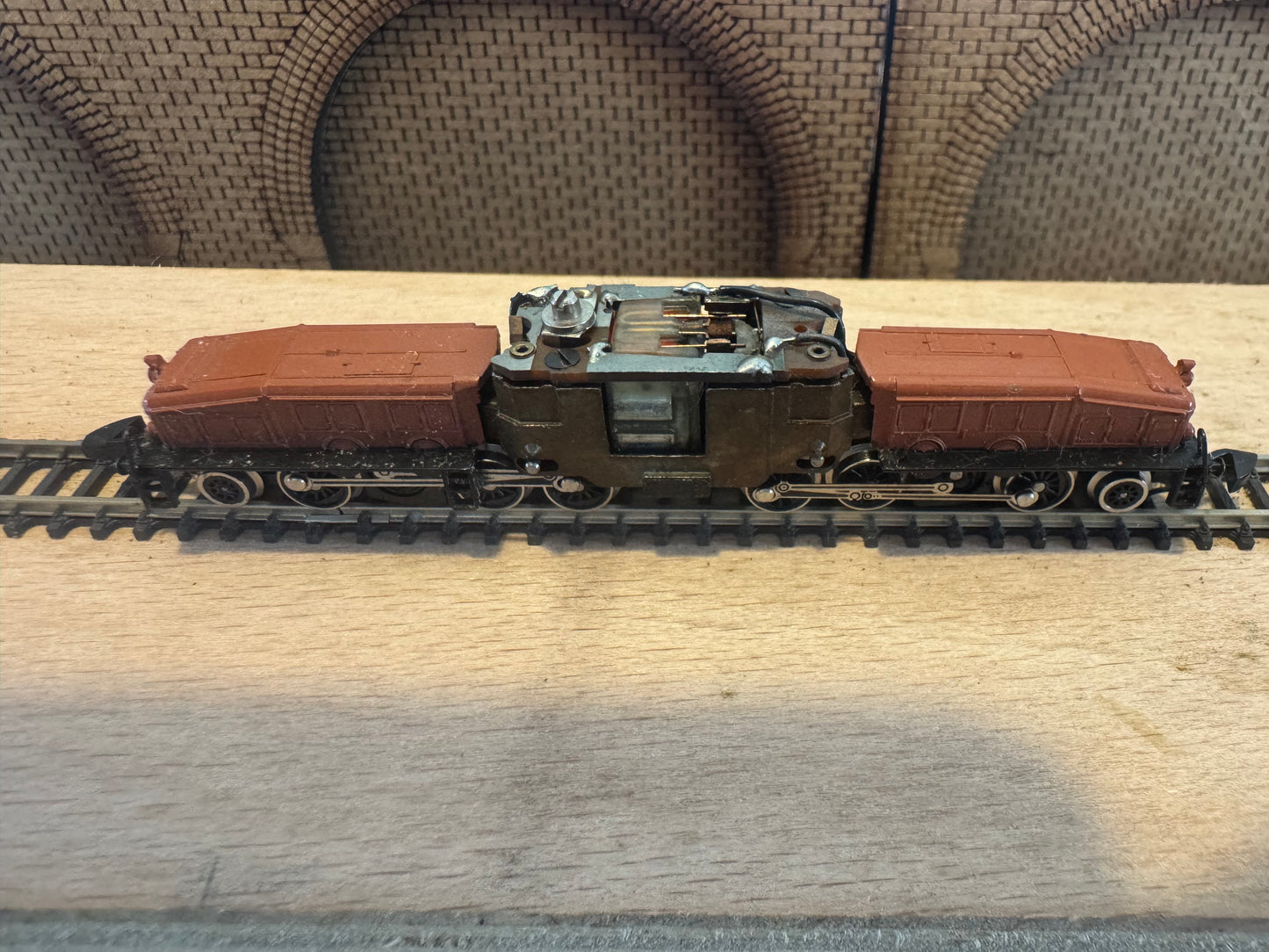 Marklin Mini Club 8852 (Z Gauge) Schweizerische Bundesbahnen, Ce 6/8 III No.14301 in SBB Livery.