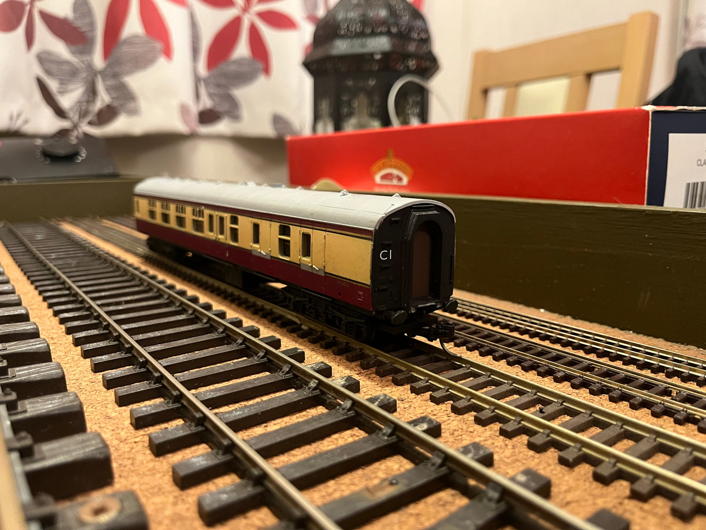 Mainline (OO) British Railway’s MK1 BK No. W34820 in BR ‘Blood and Custard’. Buckeye fitted coach.
