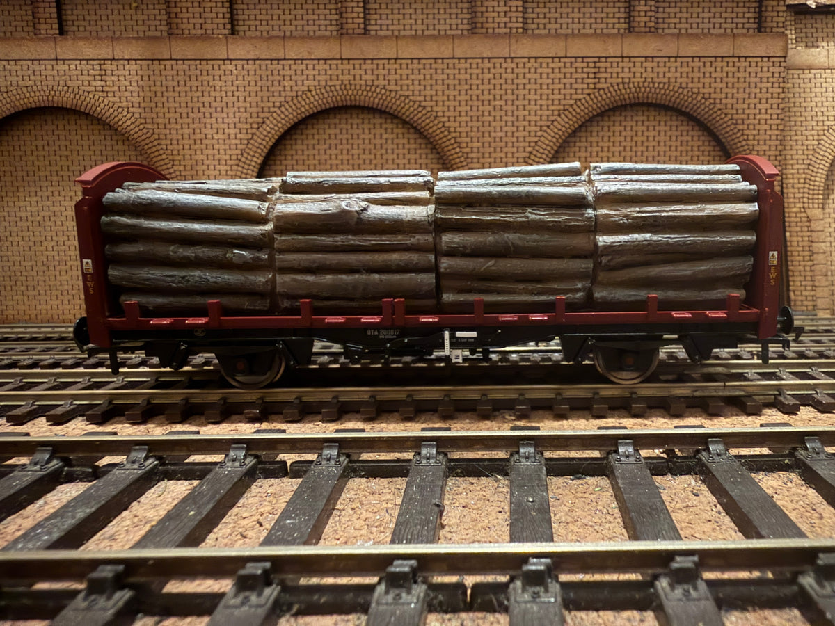 Bachmann 38-301 (OO) Ex British Rail, OTA Lumber Wagon with Load No.200817 in EWS Livery 