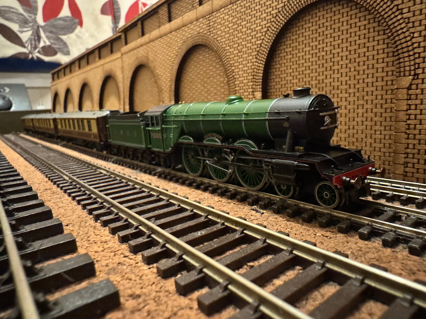 Hornby TT1001AM (TT120) The Scotsman, Starter Set. DCC Ready 