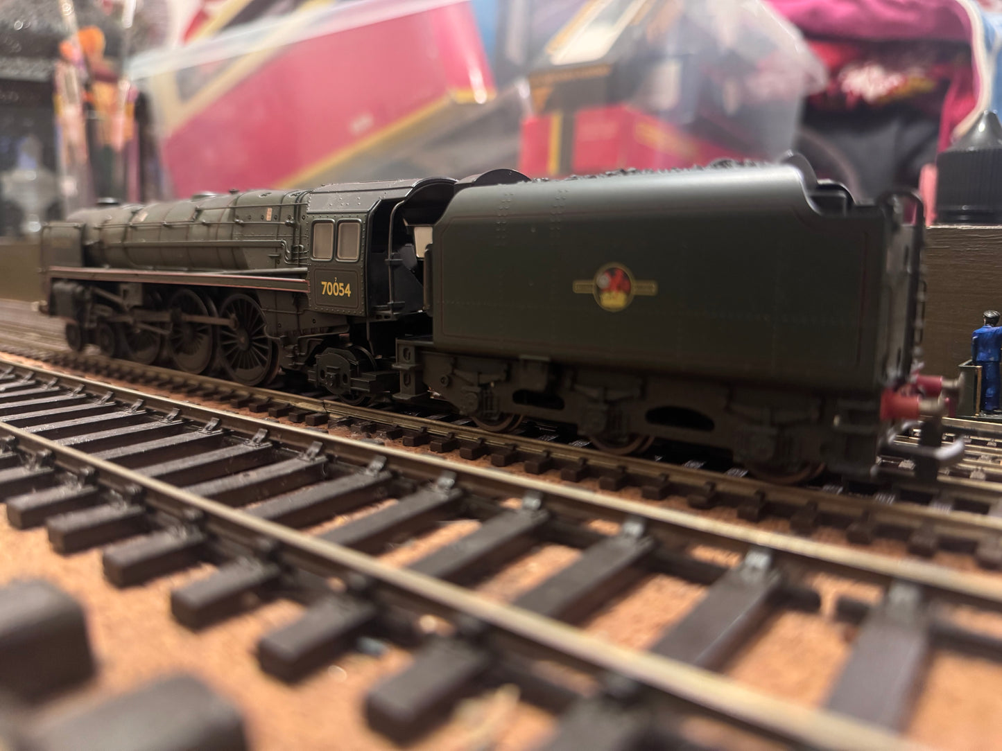 Hornby R2329M (OO) The Thames-Clyde Express, Train Pack. Special Edition No.1452 of 1500. 