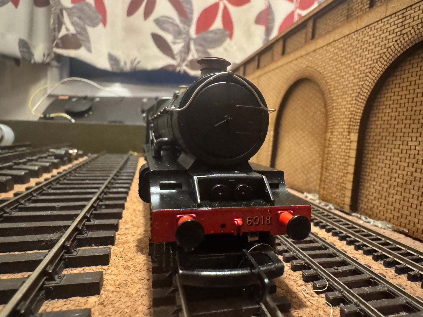 Hornby / Royal Doulton R650 (OO) ‘Regal Power’ Special Edition Collectors Set 
