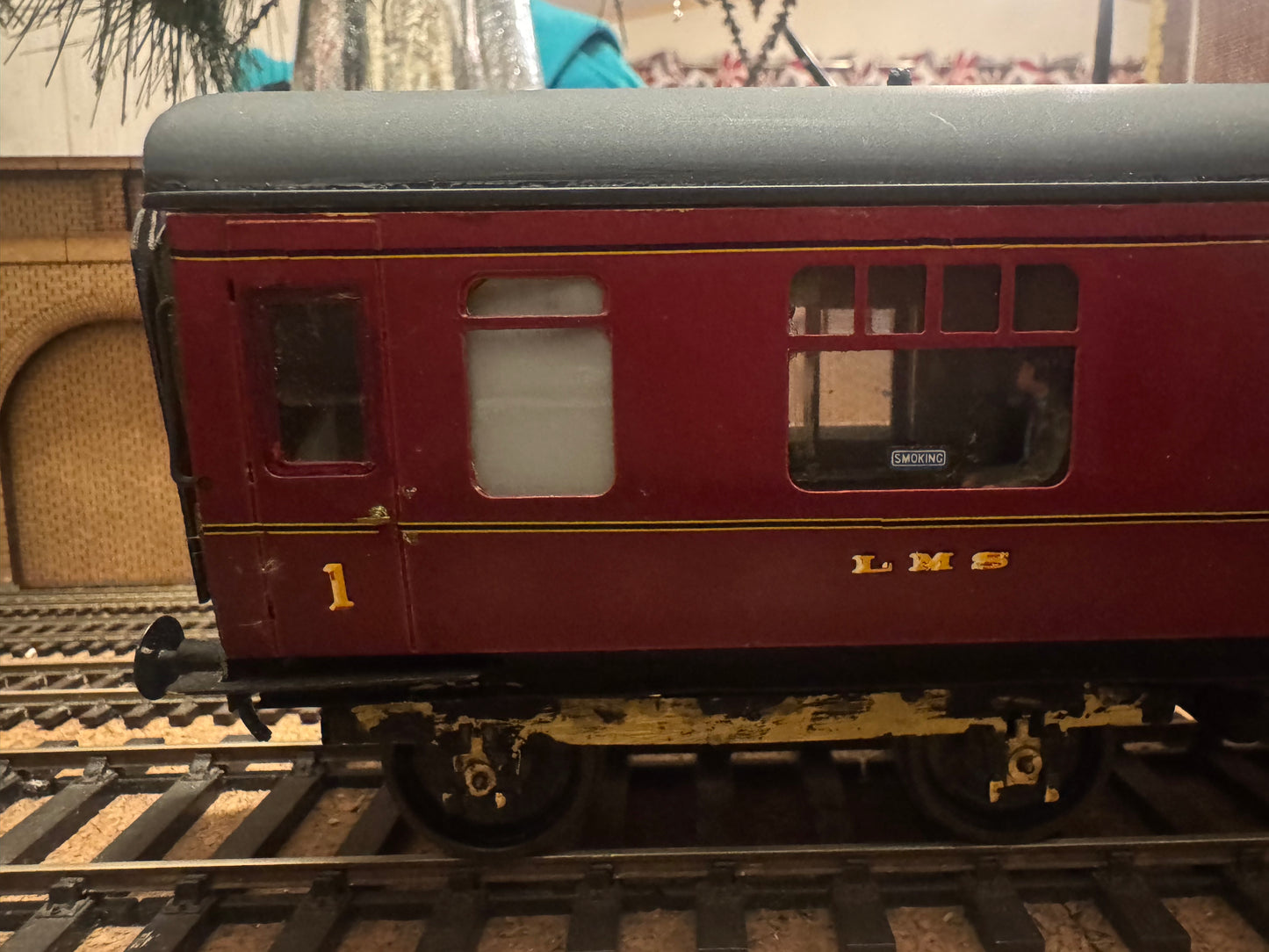 Exley (O Gauge) London Midland & Scottish ‘Stanier’ 57ft Corridor First No.1190 in LMS Maroon 