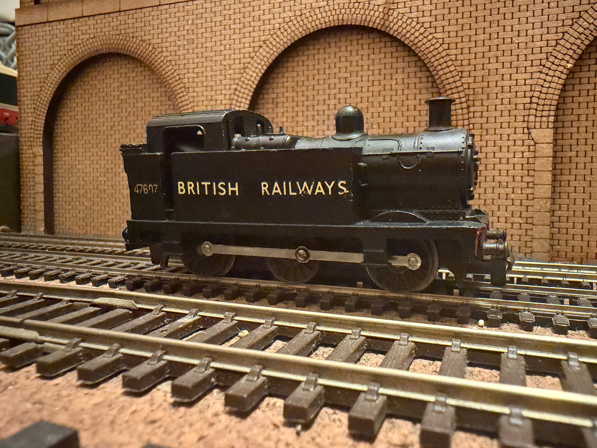 Tri-ang T.90 (TT) Ex LMS, Fowler 3F ‘Jinty’ No.47607 in early British Railways Unlined Black 