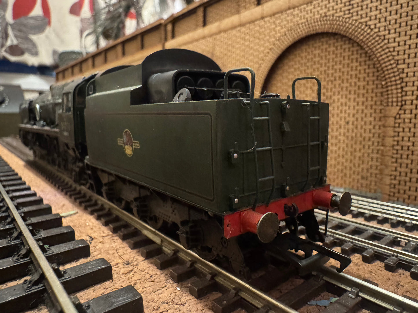 Hornby R3618 (OO) Ex SR, Rebuilt Battle of Britain No.34050 “Royal Observer Corps” in heavily weathered British Railways Green. (Shed Code 70A, Nine Elms) DCC Ready 