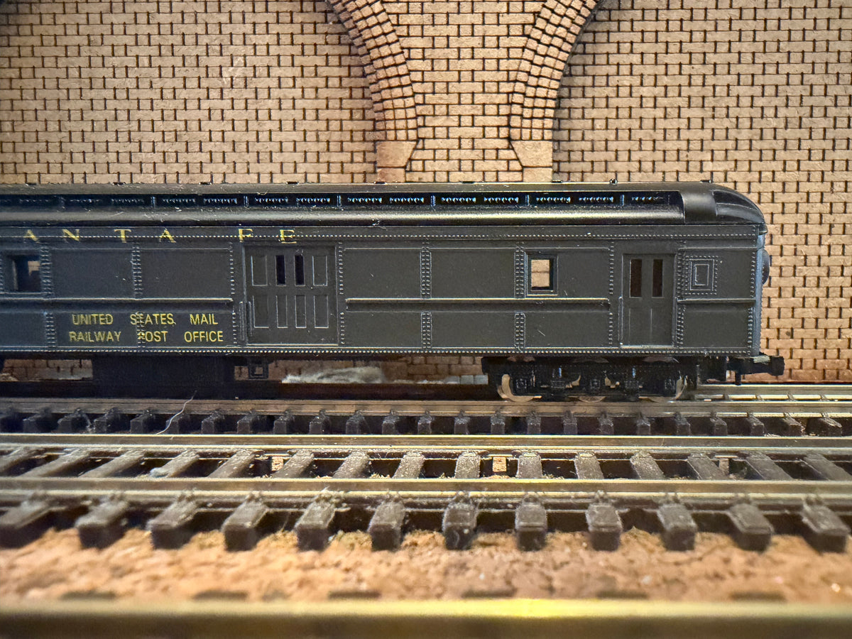 Model Power No.8625 (N Scale) Santa Fe, United States Mail service combination coach No.1482 