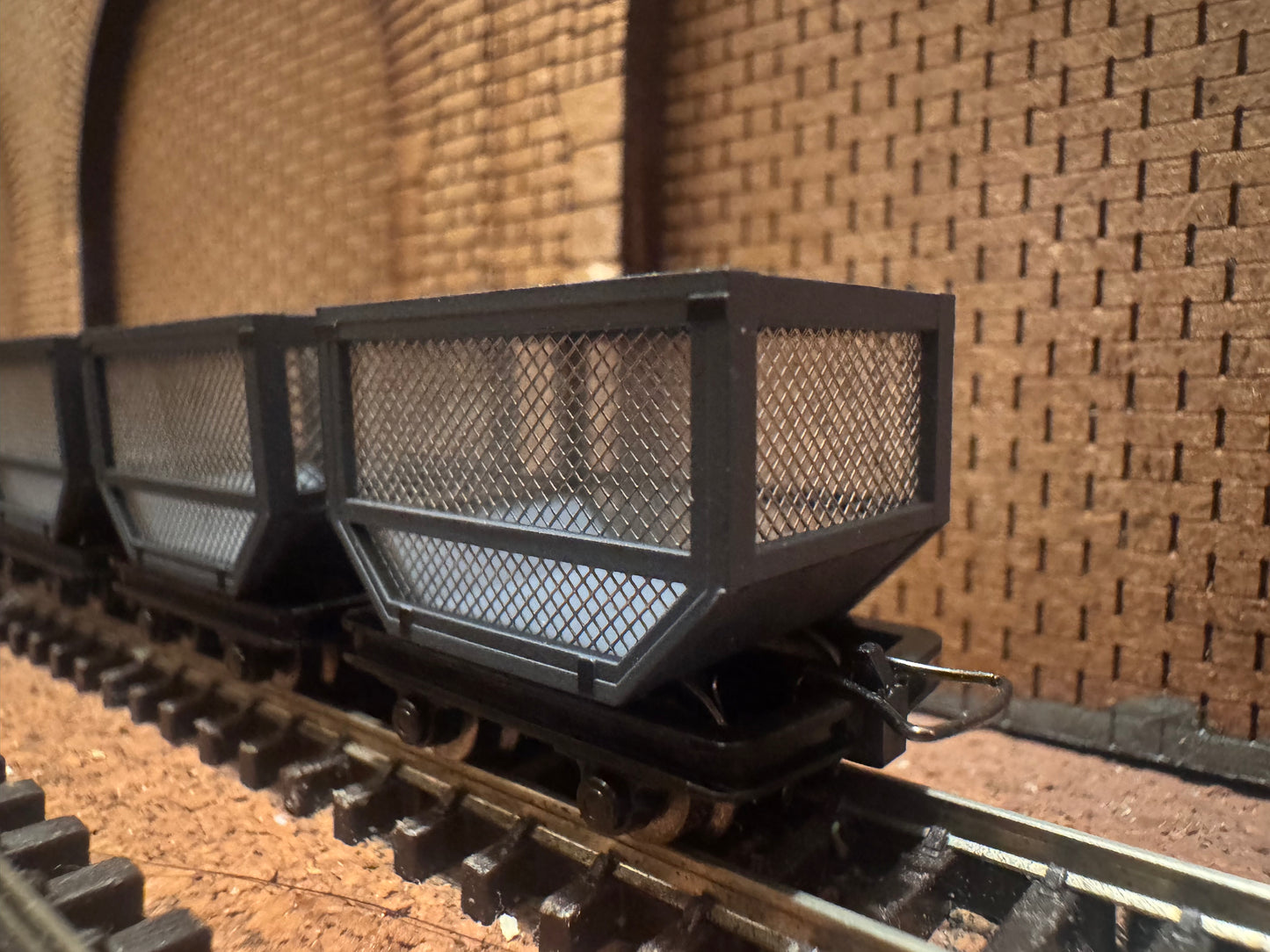 Minitrains 5123 (OO9 / HOe) X4 Modern Sugar Cane Wagons. 