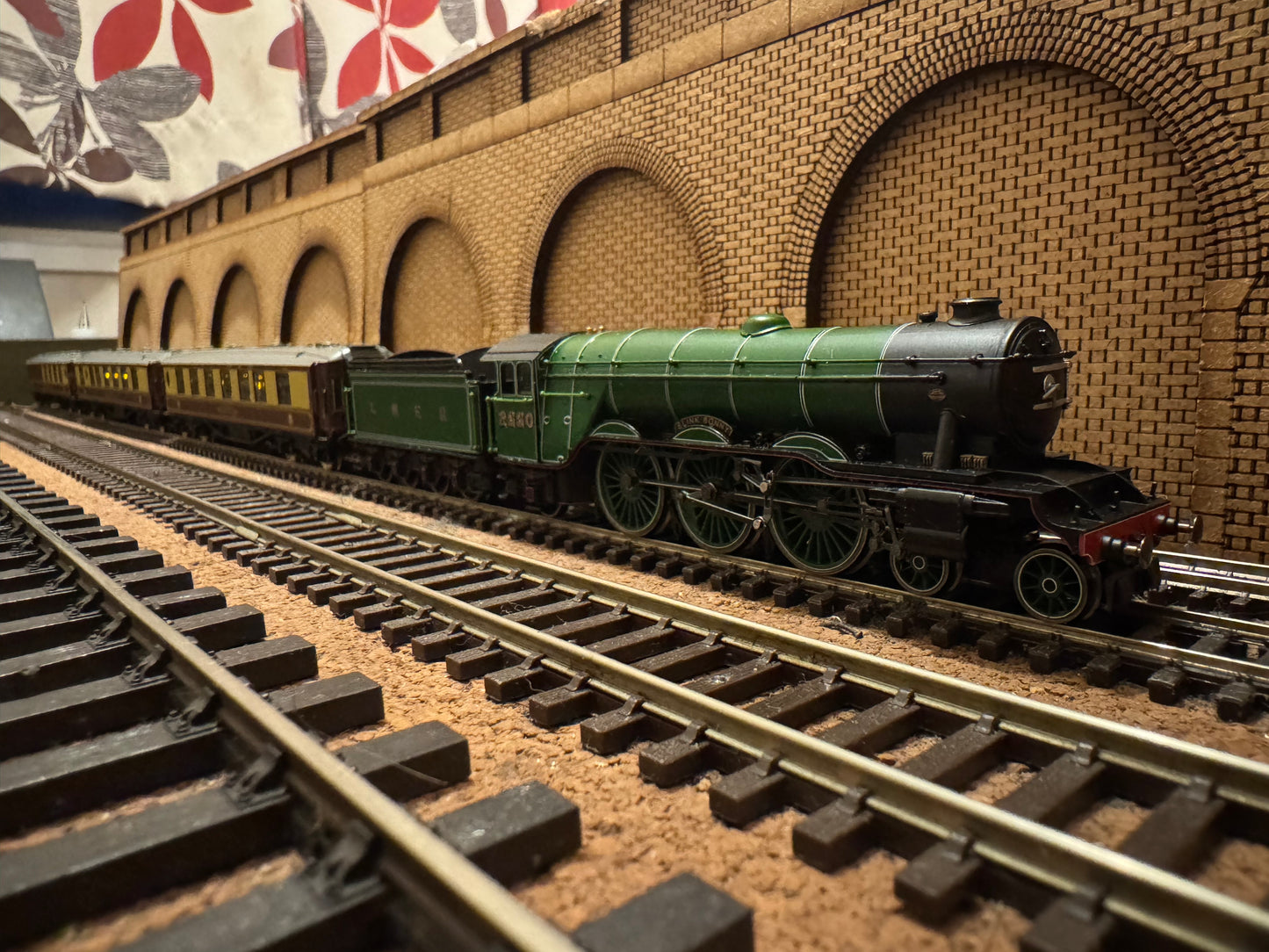 Hornby TT1001AM (TT120) The Scotsman, Starter Set. DCC Ready 