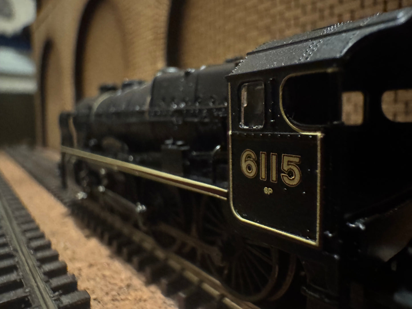 Graham Farish 372-577 (N Gauge) London Midland & Scottish Railway, 6P ‘Rebuilt Royal Scot’ No.6115 “Scots Guardsman” in Post War LMS Lined Black. (Shed Code 5A, Crewe North Shed) DCC Ready