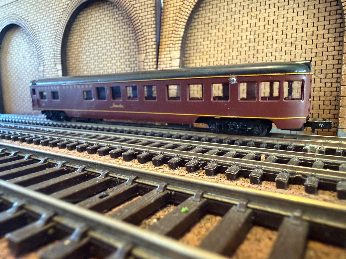 Con-Cor #0001-04042A (N Scale) Norfolk Southern, 85ft Observation Car No.581 in NS Maroon 