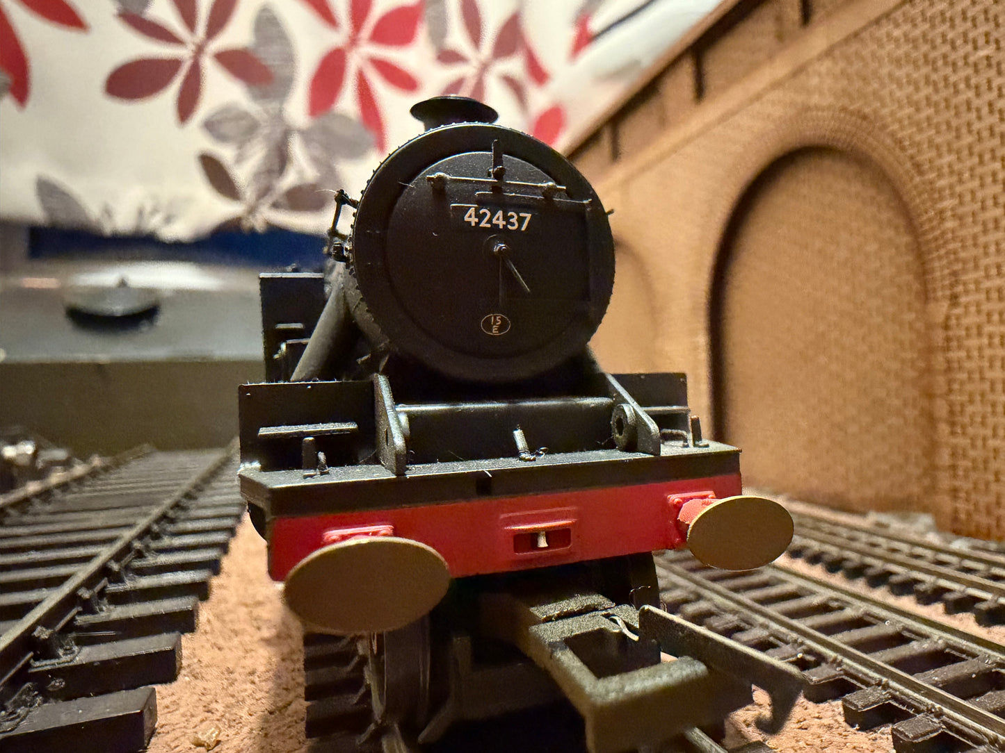 Hornby R2637X (OO) Ex LMS ‘Stanier’ 4P Two Cylinder No.42437 In lightly weathered British Railways Lined Black. (Shed Code 15E, Leicester Great Central Depot). DCC Fitted. 