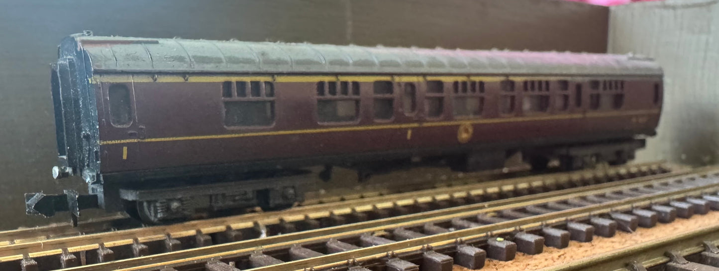 Minitrix (N Gauge) British Railways, MK1 Corridor Composite No.M16172 in BR Maroon
