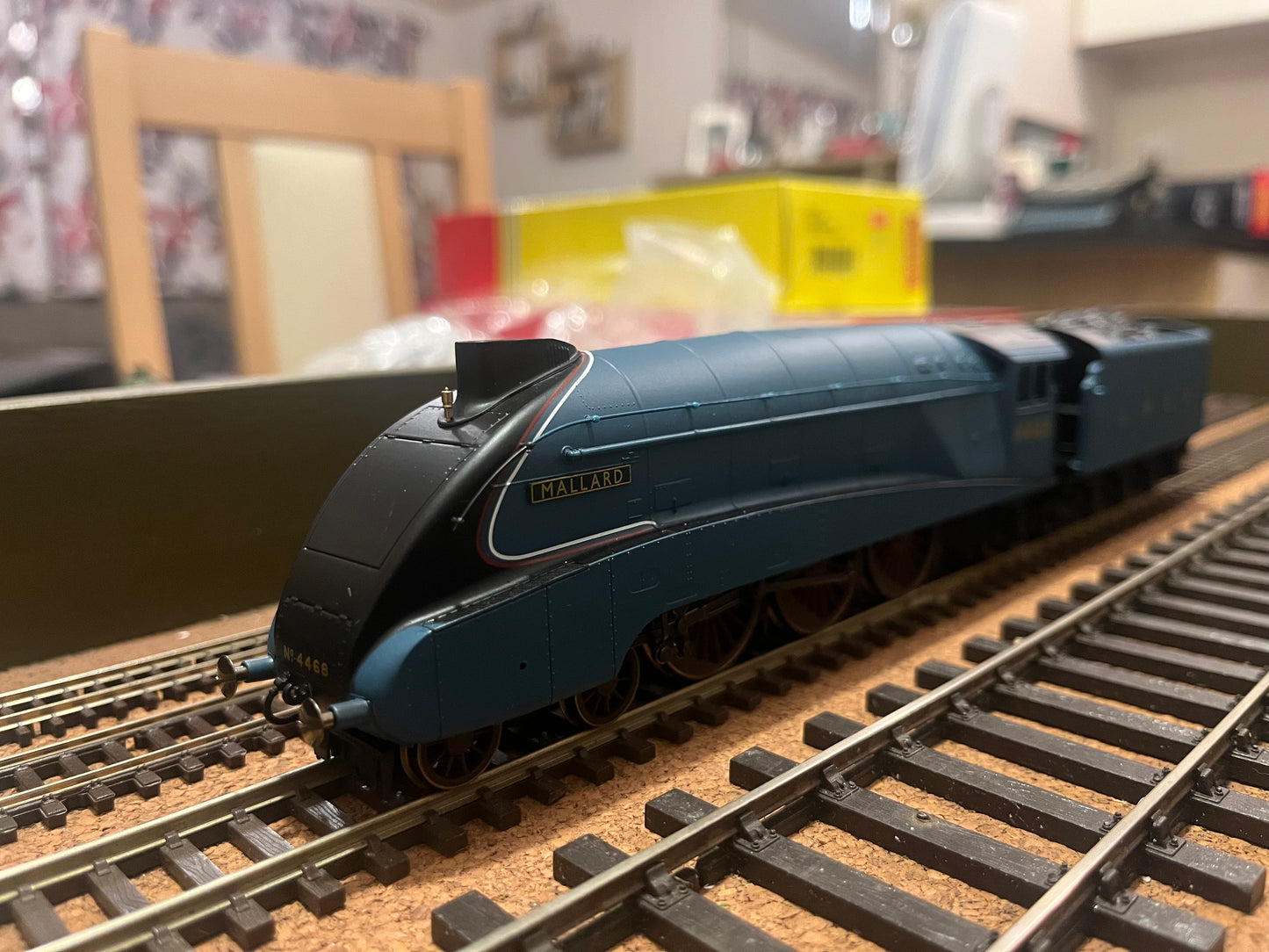 Hornby Railroad (OO) London North Eastern Railway A4, No.4468 in LNER Garter Blue. DCC Sound Fitted.