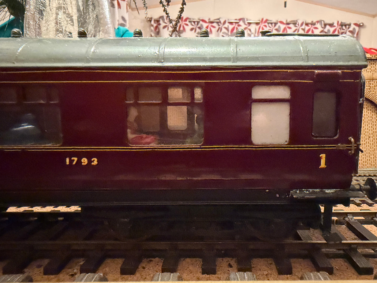 Exley (O) London Midland & Scottish Railway ‘Stanier’ Corridor Composite No.1793 in LMS Crimson 