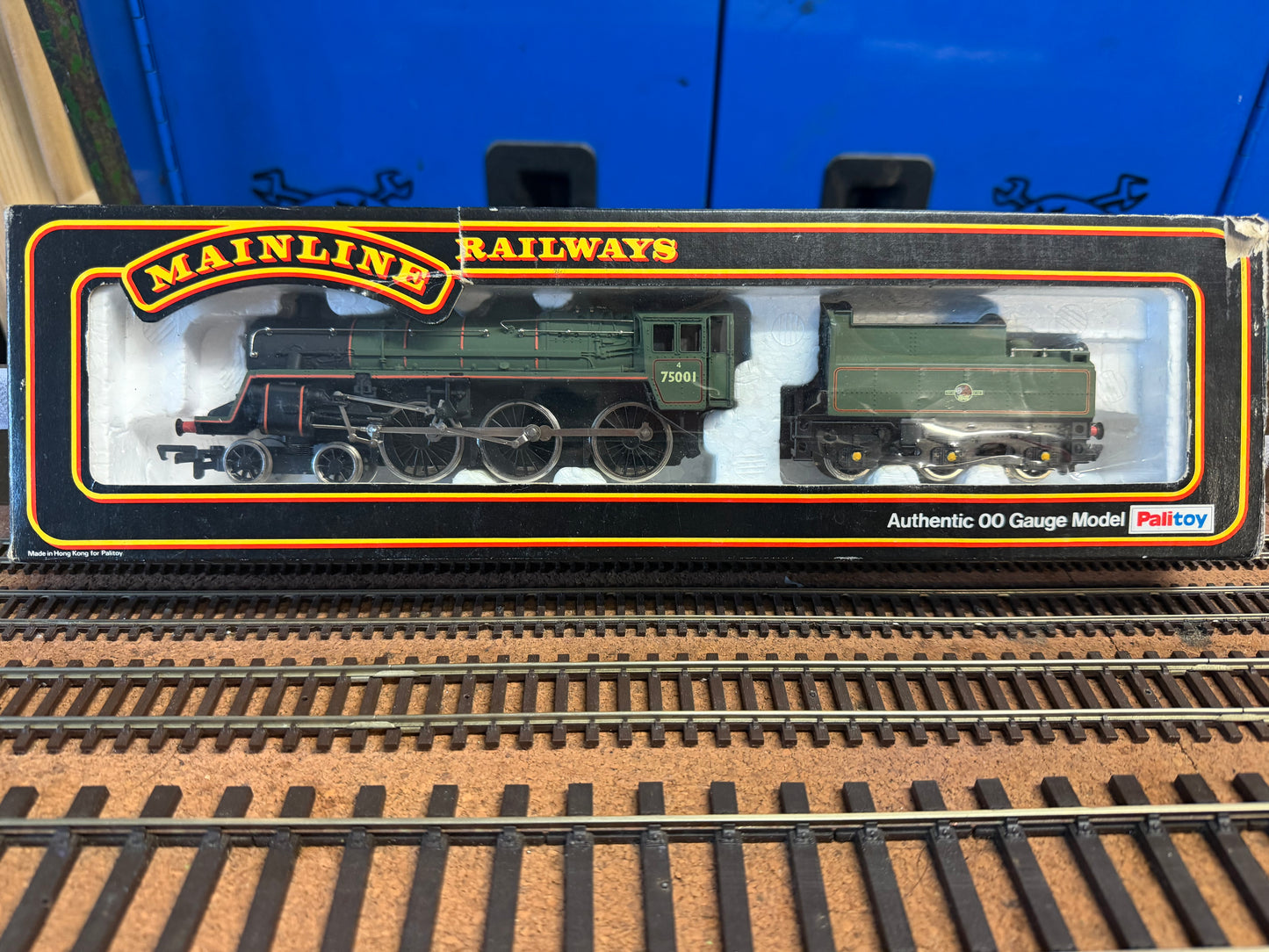 Mainline 37-053 (OO) British Railways Standard Class 4MT 4-6-0 No.75001 in BR Western Region Lined Green