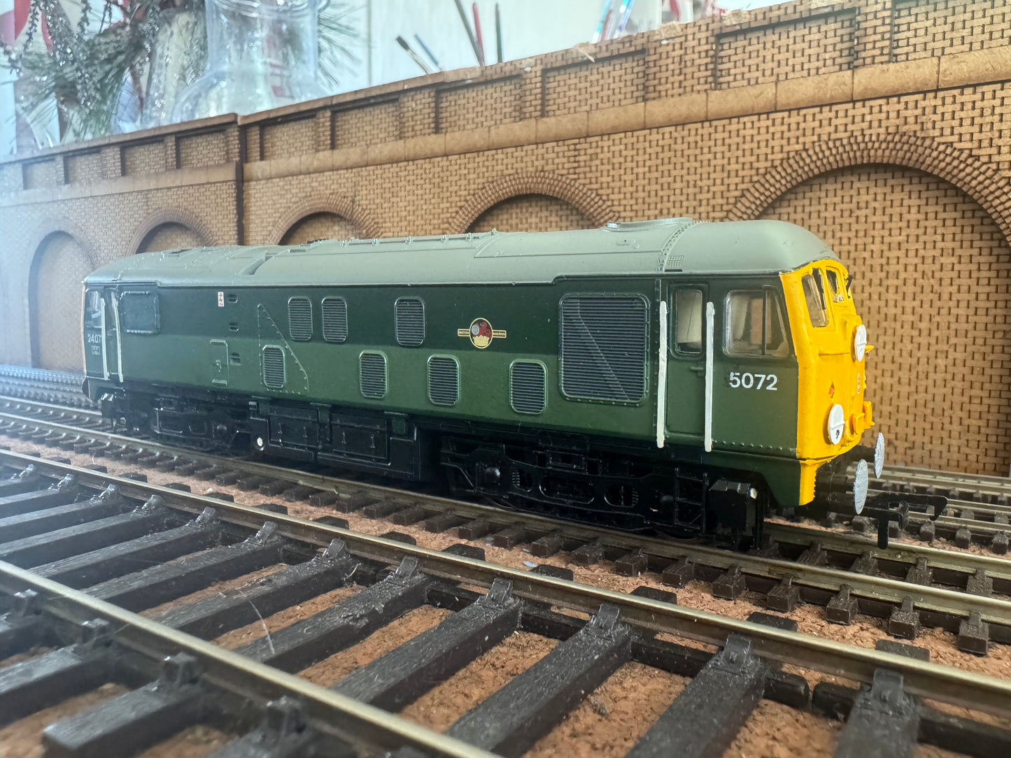 Bachmann 32-427 (OO) British Railways, Class 24/0 No.24072 in BR Two Tone Green and Full Yellow end, with TOPS transitional numbers. DCC Fitted 