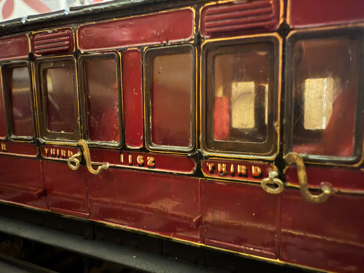 Manufacturer Unknown (O Gauge) Midland Railway, Six Wheel Brake Third No.1162 in MR Crimson 