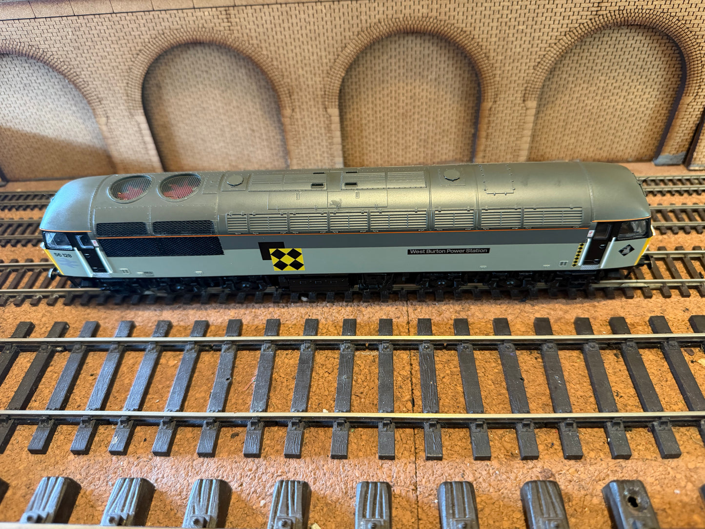 Hornby R2647X (OO) British Rail Class 56 ‘Grid’ No.56128 “West Burton Power Station” in BR Railfreight Coal Sector Livery. DCC fitted 