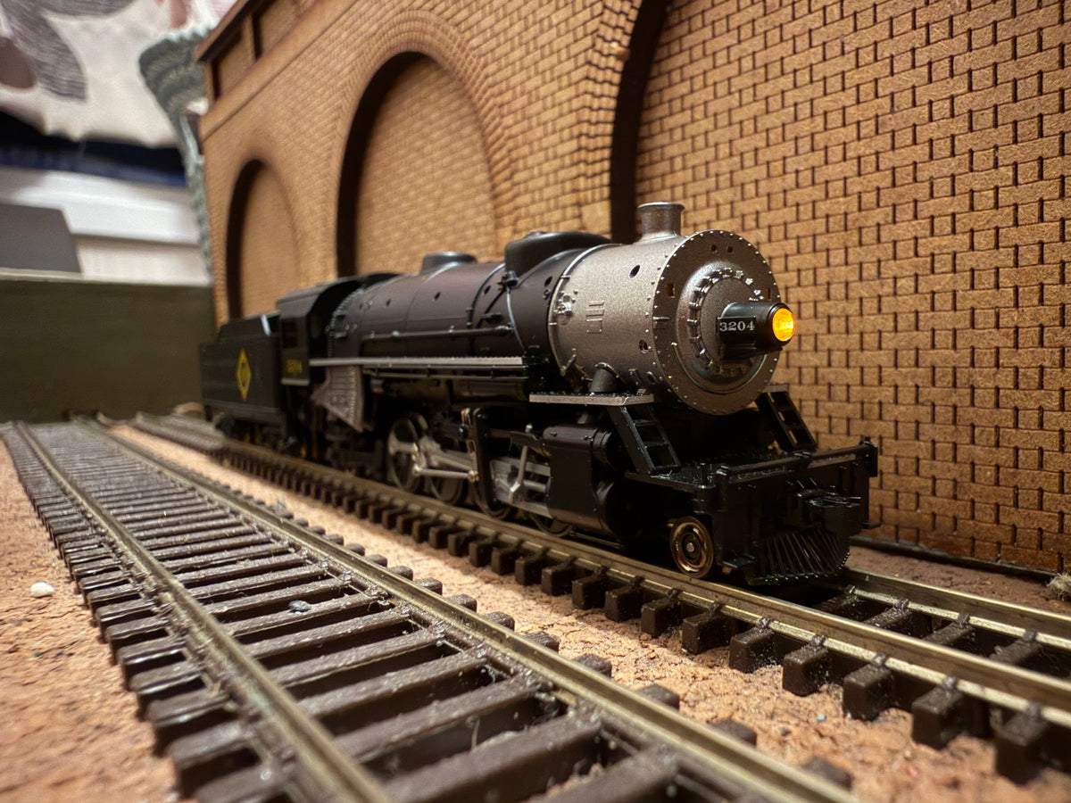Kato 126-0202 (N Scale) United States Railroad Administration, Heavy Mikado No.3204 in Erie Railroad Livery 